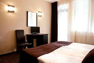 Отель Chiflika Family Hotel Асеновград Двухместный номер с 1 кроватью или 2 отдельными кроватями-7